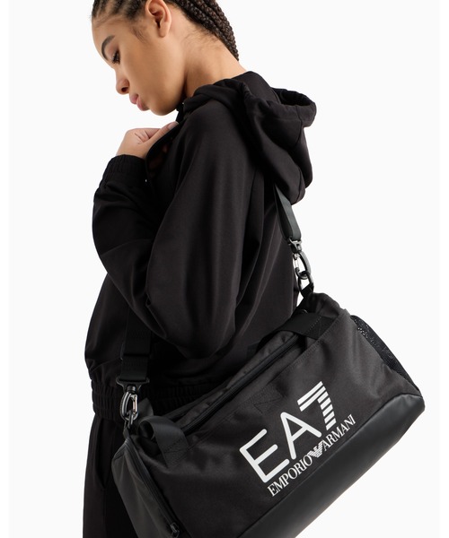 EMPORIO ARMANI EA7(エンポリオアルマーニイーエーセブン)の「【エンポリオ アルマーニ EA7】ダッフルバッグ テクニカルファブリック オーバーサイズロゴ スモール(ドラムバッグ・メンズ・ブラック・FREE)」の10枚目の写真