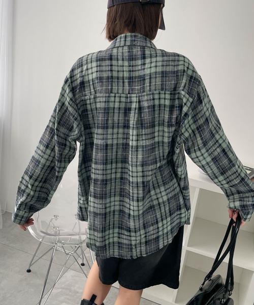 WEGO（ウィゴー）の「WEGO/オーバーサイズチェックネルシャツ（シャツ/ブラウス・レディース・ネイビー/グリーン・FREE）」の8枚目の写真