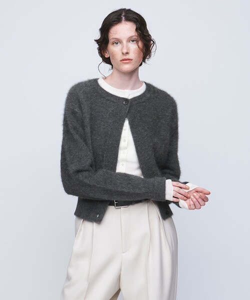 AEWEN MATOPH(イウエン マトフ)の「<AEWEN MATOPH>イレギュラー クルーネック カーディガン(カーディガン/ボレロ・レディース・オフホワイト/ダークグレー/ターコイズブルー・FREE)」の10枚目の写真