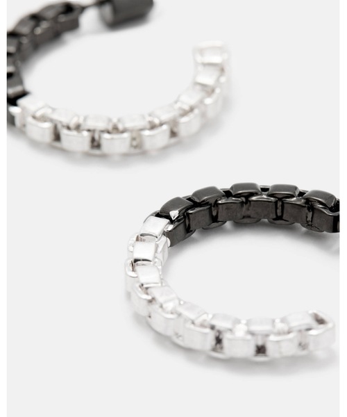 ALLSAINTS(オールセインツ)の「SKYE BOX CHAIN SMALL HOOP EARRINGS | SKYE ボックス チェーン スモール フープ イヤリング・ピアス(ピアス(両耳用)・レディース・シルバー系その他・ONE SIZE)」の3枚目の写真