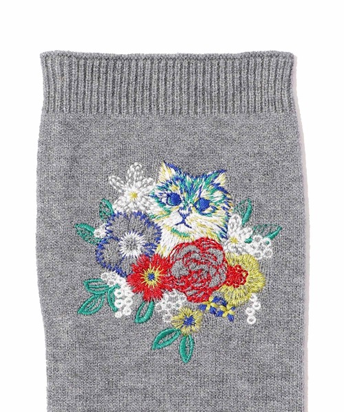 ねこのマスコット ScoLar（スカラー）の「143687：ネコ花刺繍アームカバー付