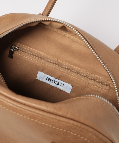 FOREVER 21（フォーエバー トゥエンティーワン）の「【2025SS】取り外し可能ハートチャーム付きPUボストン（ショルダーバッグ・レディース・キャメル/ダークブラウン/ライトブルー・FREE）」の20枚目の写真