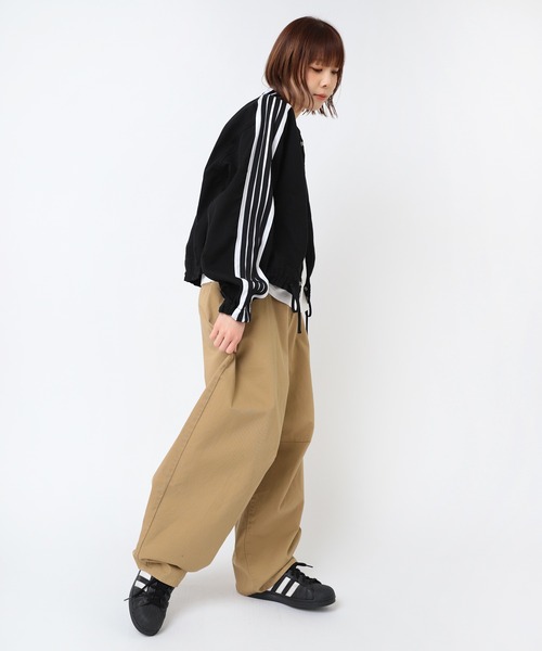 RNA（アールエヌエー）の「J2129 ウーブントラック ジャケット（ノーカラージャケット・レディース・ブラック/アイボリー・MEDIUM）」の10枚目の写真