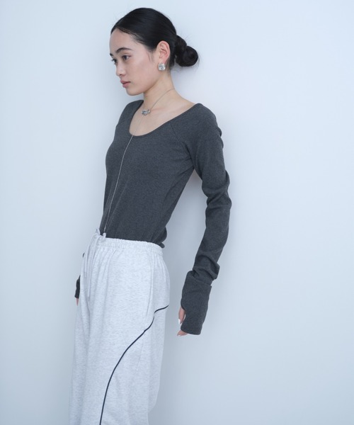 AIC.（エーアイシー）の「ドローコードパイピング裏毛ジョガーパンツ（スウェットパンツ・レディース・ライトグレー/チャコールグレー・FREE）」の12枚目の写真