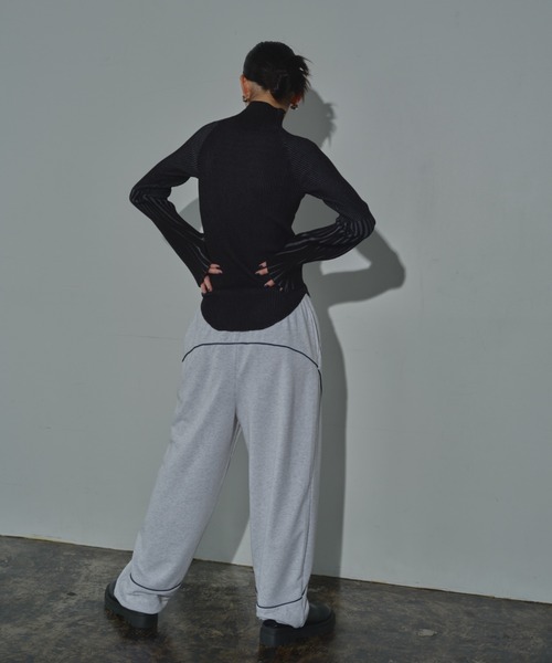 AIC.（エーアイシー）の「ドローコードパイピング裏毛ジョガーパンツ（スウェットパンツ・レディース・ライトグレー/チャコールグレー・FREE）」の15枚目の写真