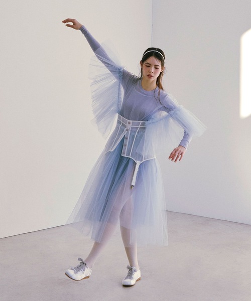 EVOL（イーボル）の「【軽量・柔らかい】サテンレースアップリボンスニーカー IY5668（スニーカー・レディース・アイボリー/ブラック/シルバー・LL/L/M/S）」の5枚目の写真