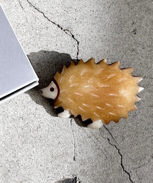 COMMON WARE(コモンウェアー)の「4on:Matsuo Miyuki Bone Brooch 松尾みゆき ボーンプローチ(ブローチ/コサージュ・レディース・C/D/E/F/A/H/J/K/L/B/G/I・FREE)」の2枚目の写真