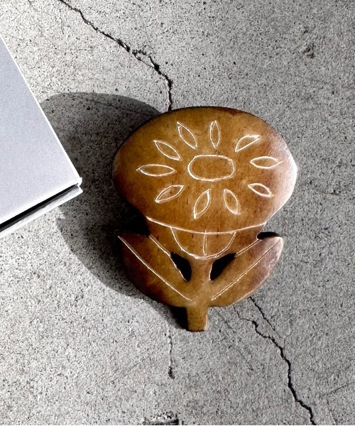 COMMON WARE(コモンウェアー)の「4on:Matsuo Miyuki Bone Brooch 松尾みゆき ボーンプローチ(ブローチ/コサージュ・レディース・C/D/E/F/A/H/J/K/L/B/G/I・FREE)」の8枚目の写真