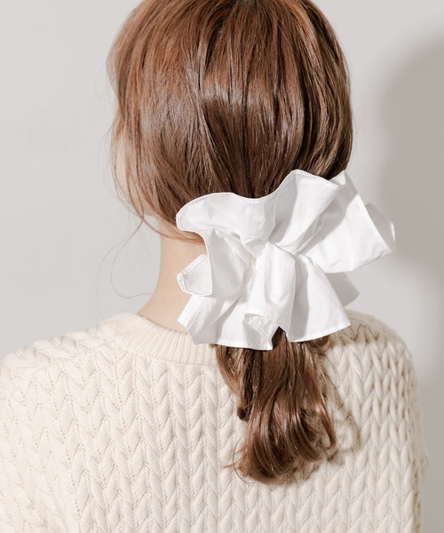 SMELLY(スメリー)の「ギャザーボリュームヘアバレッタ(バレッタ/ヘアクリップ・レディース・ホワイト・-)」の2枚目の写真