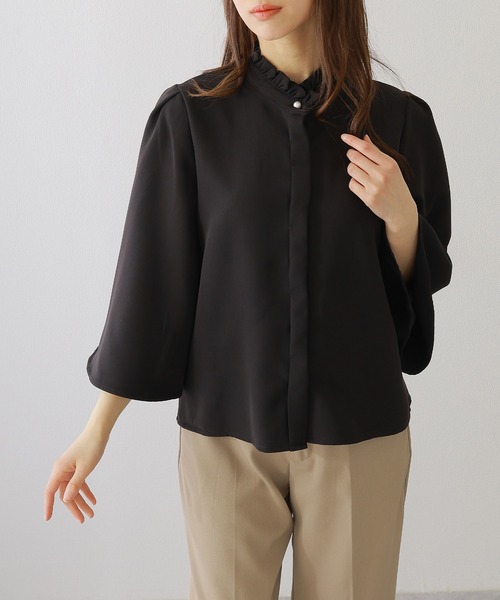 Lace Ladies(レースレディース)の「スタンド フリルカラー フレア 7分袖 プルオーバー(シャツ/ブラウス・レディース・チャコールグレー/ブラック/アイボリー/ネイビー・FREE/S)」の7枚目の写真