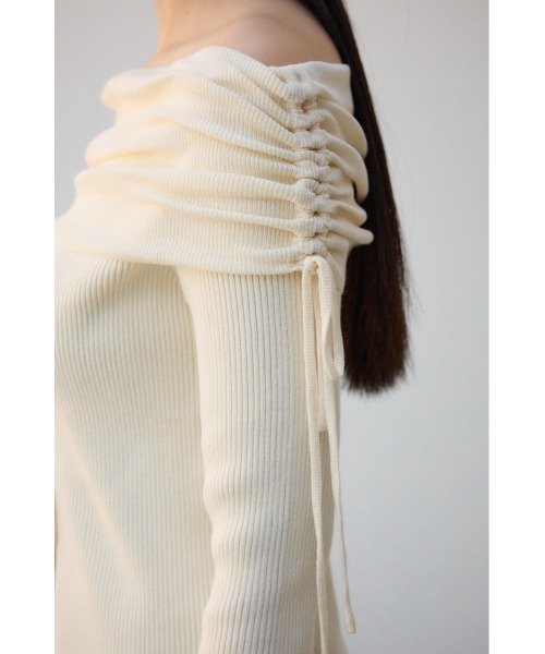 AZUL by moussy（アズールバイマウジー）の「ギャザーオフショルダーニットトップス（ニット/セーター・レディース・アイボリー/ピンク/ライム/ブラック・FREE）」の12枚目の写真