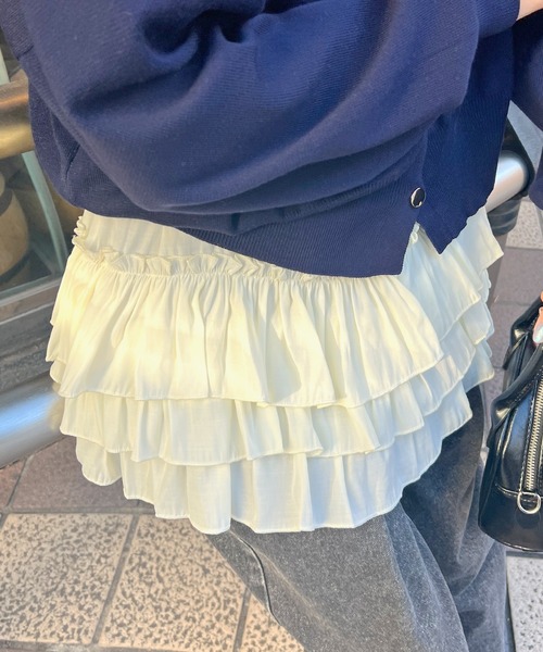 Futier land(フューティアランド)の「裾フリルキャミソール(キャミソール・レディース・ブラック/アイボリー/グレー/ホワイト/ブラック系その他・FREE)」の11枚目の写真