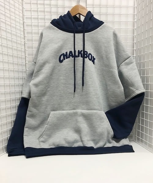 Pittok（ピットク）の「ゆったり重ね着風フード付きロゴパーカー（パーカー・レディース・グレー/ネイビー・MEDIUM）」の14枚目の写真
