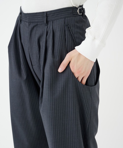 Futu-no-Stripe-Pants スラックス PINSTRIPED 2TUCK CURVED LEG TROUSERS(スラックス)|NVRFRGT