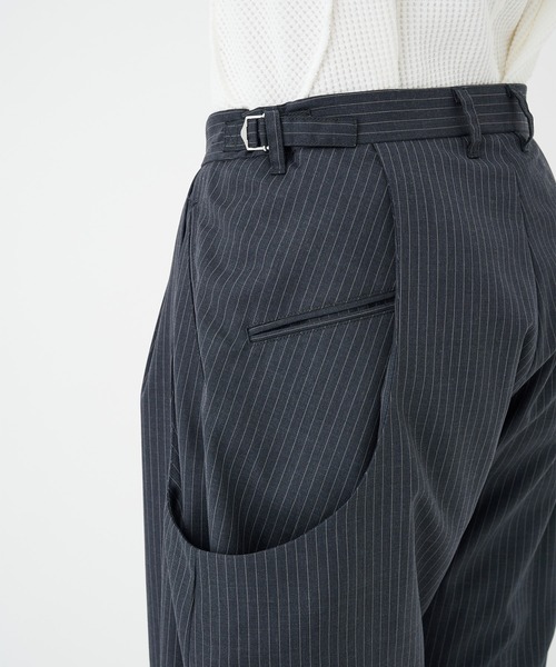 NVRFRGT（ネヴァーフォーゲット）の「PINSTRIPED 2TUCK CURVED