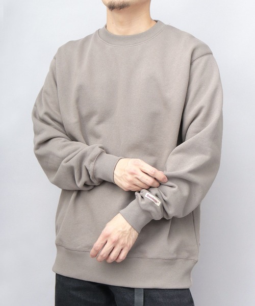 Goodwear（グッドウェア）の「USAコットン 裏毛（裏パイル） クルーネック スウェットトレーナー レギュラーシルエット（スウェット・メンズ・チャコール/グレー/ブラック/グレイッシュベージュ・M/L/XL）」の4枚目の写真