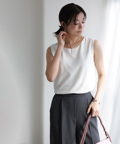 Pierrot（ピエロ）の「ペアスキン2wayタンクトップ（タンクトップ・レディース・グレイッシュベージュ/ブラック/オフホワイト・L/M/S）」の5枚目の写真