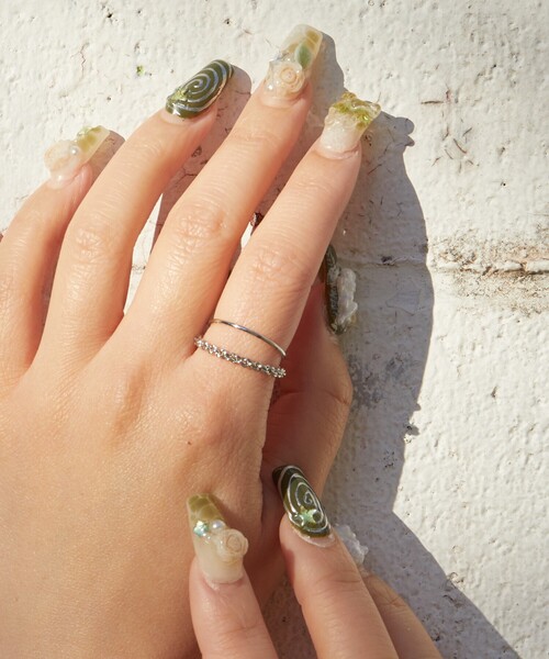 FREAK'S STORE（フリークスストア）の「限定展開　2ラインツイストリング（リング・レディース・その他9/ゴールド/シルバー・ONE SIZE）」の4枚目の写真