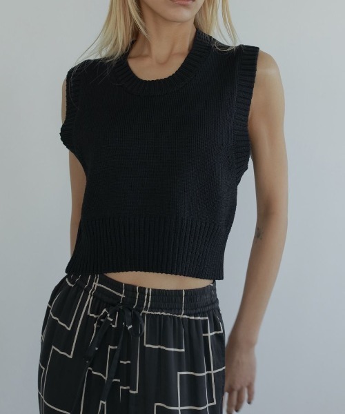 アンヌーク anuke 2025FallWinter トップス Loop Knit Vest 10月下旬〜11月中旬予約 ループニットベスト ショート丈 ボア ビスチェ 25秋冬 62520527 anuke アンヌーク 2025FallWinter トップス Loop Knit Vest 10月
