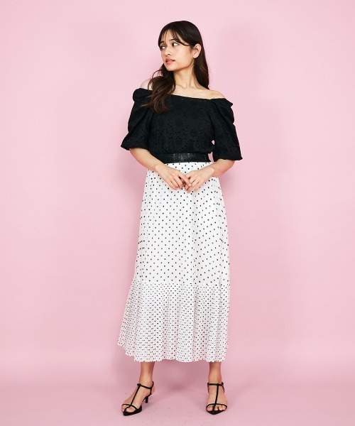 QUEENS COURT（クイーンズコート）の「【SHIORI IRIE コラボ】2WAYオフショルレースブラウス≪手洗い可能≫（シャツ/ブラウス・レディース・ブラック/オフホワイト/アイボリー・M）」の12枚目の写真