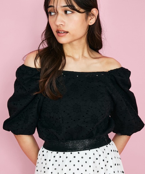 QUEENS COURT（クイーンズコート）の「【SHIORI IRIE コラボ】2WAYオフショルレースブラウス≪手洗い可能≫（シャツ/ブラウス・レディース・ブラック/オフホワイト/アイボリー・M）」の10枚目の写真