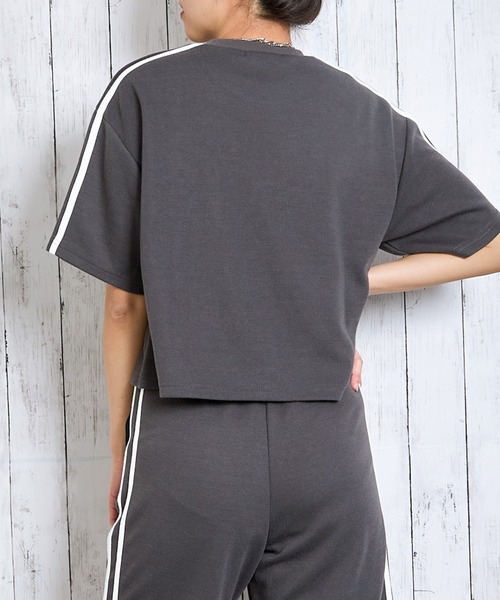 GORGE（ゴージ）の「《ライン袖×ロゴ刺繍》ゆるっとスポMIXトップス（Tシャツ/カットソー・レディース・ブラック/スミクロ/オートミール・F）」の22枚目の写真