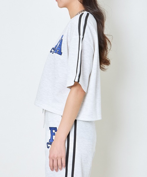 GORGE（ゴージ）の「《ライン袖×ロゴ刺繍》ゆるっとスポMIXトップス（Tシャツ/カットソー・レディース・ブラック/スミクロ/オートミール・F）」の13枚目の写真