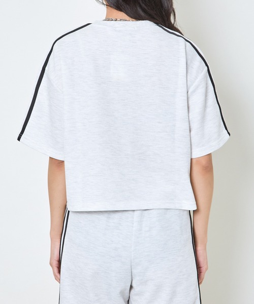 GORGE（ゴージ）の「《ライン袖×ロゴ刺繍》ゆるっとスポMIXトップス（Tシャツ/カットソー・レディース・ブラック/スミクロ/オートミール・F）」の12枚目の写真