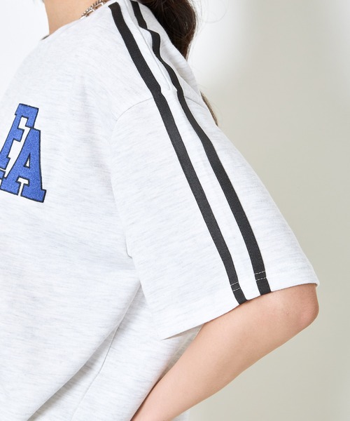 GORGE（ゴージ）の「《ライン袖×ロゴ刺繍》ゆるっとスポMIXトップス（Tシャツ/カットソー・レディース・ブラック/スミクロ/オートミール・F）」の8枚目の写真