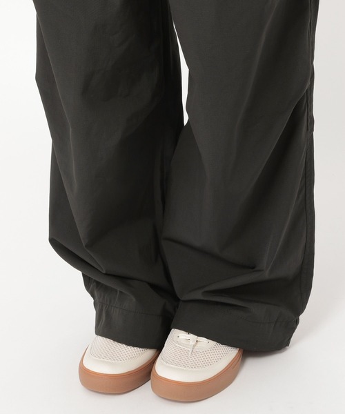 studio CLIP（スタディオクリップ）の「【daily CLIP】リップパラシュートパンツ（カーゴパンツ・レディース・ブラック/カーキ・FREE）」の21枚目の写真