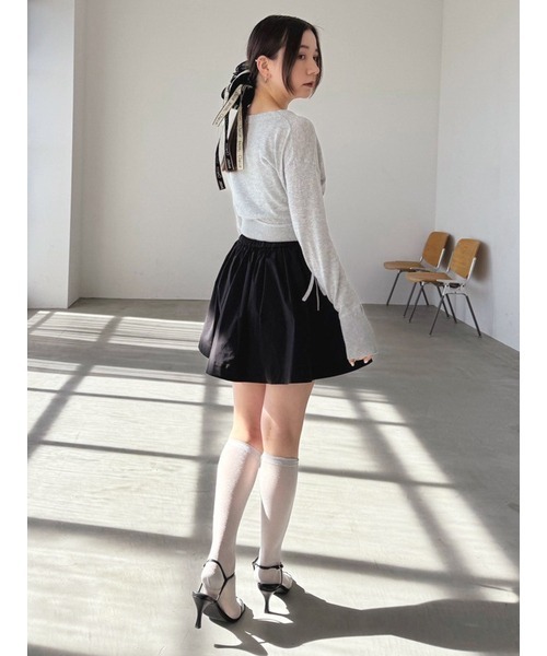 SNIDEL（スナイデル）の「Sustainableタフタミニスカショ（その他パンツ・レディース・ブラック/バーガンディー/ホワイト・0/1）」の16枚目の写真