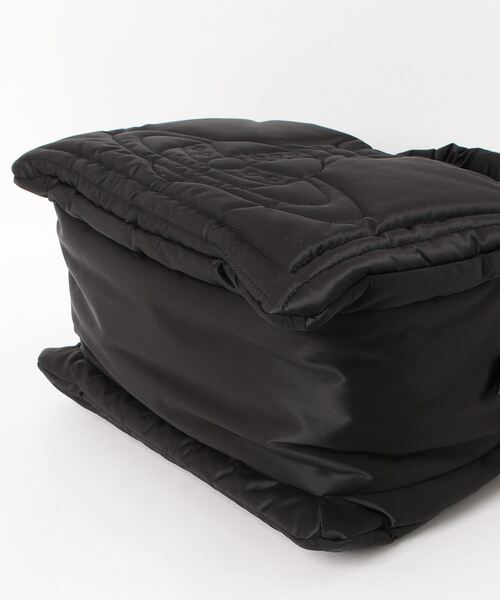 通学にも【Vivienne Westwood】NYLON MARGARET ショルダーバック PADDED NYLON MARGARET スクエアバッグS(ブラック)（レディース