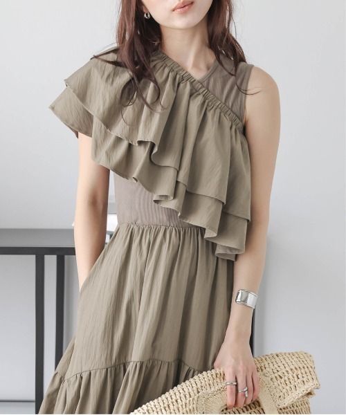AMELY（エミリー）の「[ 2点セット ] マルチウェイ フリル＆ドッキングワンピース（ワンピース・レディース・ブラウン/ブラック/カーキ/グレイッシュベージュ・フリー）」の13枚目の写真