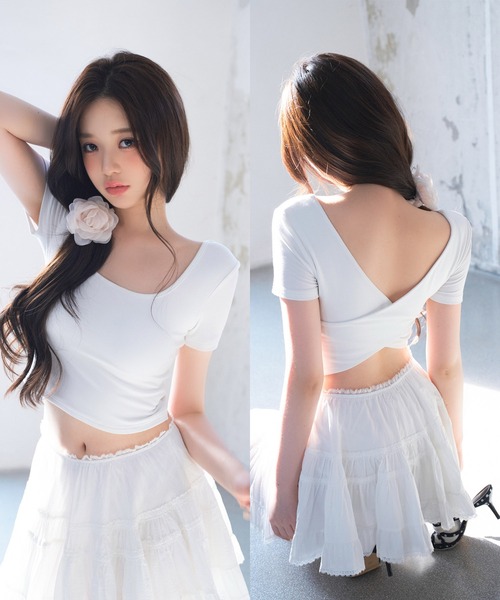 VEILA（ヴェイラ）の「バッククロス×ブラ付きTシャツ（Tシャツ/カットソー・レディース・ホワイト/ブラック・M/S）」の2枚目の写真