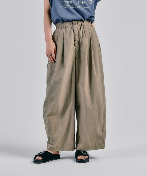 LEPSIM（レプシィム）の「ワイドコクーンパンツ　524518（その他パンツ・レディース・カーキブラウン/オリーブ/ブラック/アイボリー・MEDIUM/LARGE）」の3枚目の写真