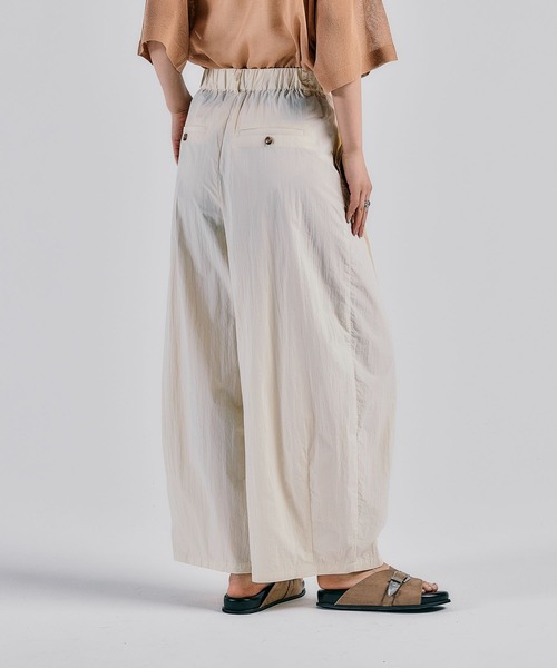 LEPSIM（レプシィム）の「ワイドコクーンパンツ　524518（その他パンツ・レディース・カーキブラウン/オリーブ/ブラック/アイボリー・MEDIUM/LARGE）」の17枚目の写真