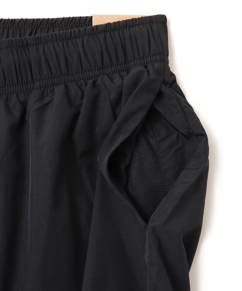NIKE（ナイキ）の「NIKE AS W NSW WIDE LEG WVN PANT / ナイキ ウィメンズ NSW ワイド レッグ ウーヴン パンツ 【SP】（その他パンツ・レディース・ブラック・S/M/L）」の5枚目の写真