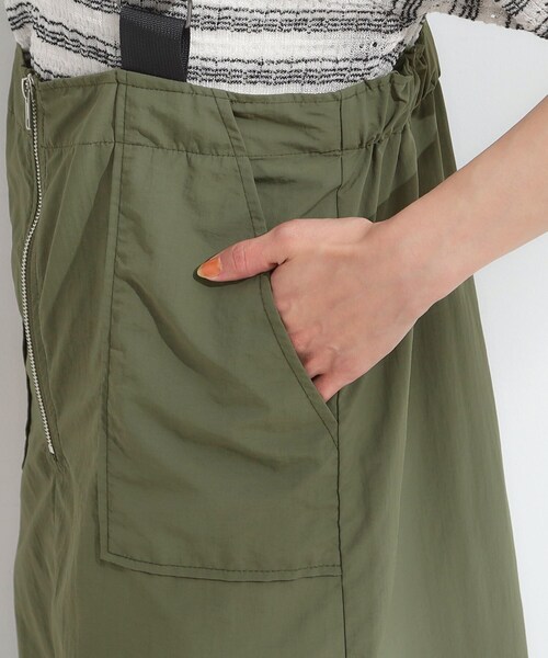 Cutie Blonde（キューティーブロンド）の「【S-LL】ナイロンハーフジップジャンスカ（ワンピース・レディース・ブラック/カーキ・01/02/03/04）」の5枚目の写真