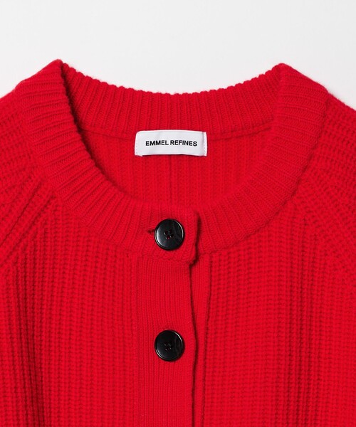 EMMEL REFINES（エメルリファインズ）の「＜EMMEL REFINES＞EM カタアゼ ボタン カーディガン（カーディガン/ボレロ・レディース・オフホワイト/レッド/ライラック・FREE）」の10枚目の写真