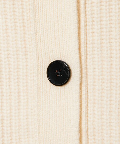 EMMEL REFINES（エメルリファインズ）の「＜EMMEL REFINES＞EM カタアゼ ボタン カーディガン（カーディガン/ボレロ・レディース・オフホワイト/レッド/ライラック・FREE）」の6枚目の写真