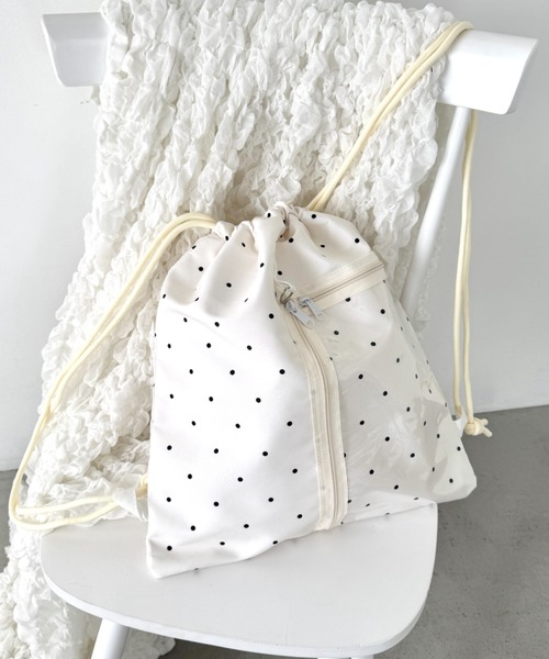 Loueme(ルエム)の「【ドット&スター】クリアポケットナップサック(バックパック/リュック・レディース・ブラック/アイボリー/その他1・FREE)」の6枚目の写真
