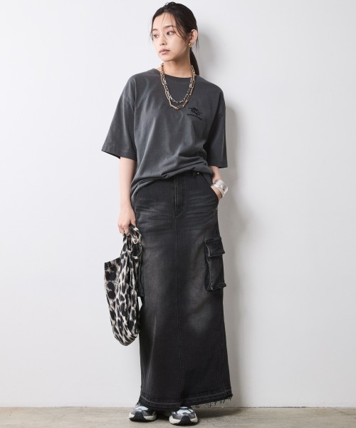 CHIC STYLE（シックスタイル）の「アウトポケットデニムマキシスカート＜大きいサイズ有＞シックスタイル（デニムスカート・レディース・ブルー系/ブラック系・M/L/LL/3L/4L/5L）」の6枚目の写真