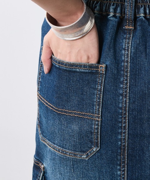CHIC STYLE（シックスタイル）の「アウトポケットデニムマキシスカート＜大きいサイズ有＞シックスタイル（デニムスカート・レディース・ブルー系/ブラック系・M/L/LL/3L/4L/5L）」の15枚目の写真