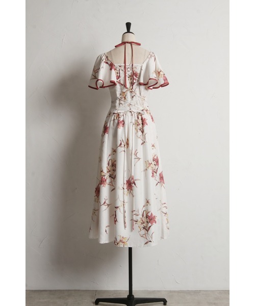 tocco closetリリープリントフレアスリーブバックレースアップワンピース リリープリントフレアスリーブバックレースアップワンピース
