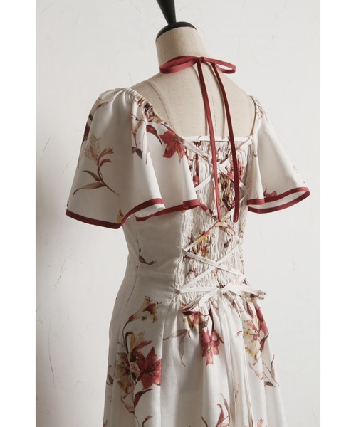 tocco closet（トッコ　クローゼット）の「リリープリントフレアスリーブバックレースアップワンピース（ワンピース・レディース・レッド/ブルー・M）」の10枚目の写真