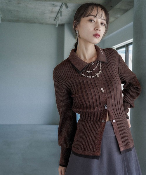 HARE(ハレ)の「レイヤーシャツラメリブニットカーディガン(HARE)(カーディガン/ボレロ・レディース・ブラック/ブラウン/パープル/グリーン/グレー/ブラック系その他・FREE)」の4枚目の写真