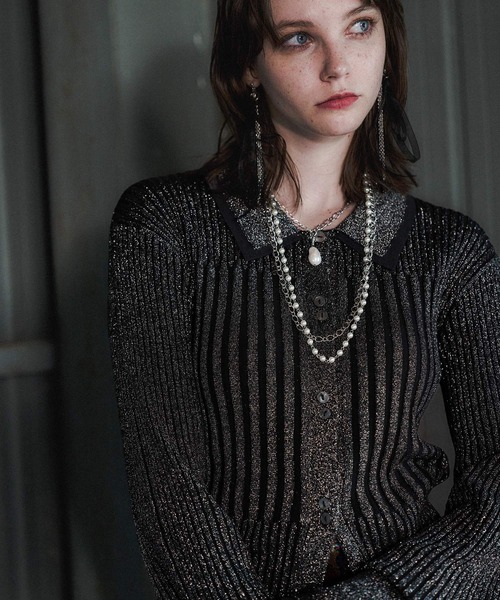 HARE(ハレ)の「レイヤーシャツラメリブニットカーディガン(HARE)(カーディガン/ボレロ・レディース・ブラック/ブラウン/パープル/グリーン/グレー/ブラック系その他・FREE)」の10枚目の写真