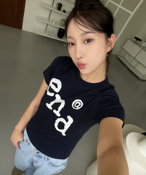 UNE MANSION(ユヌマンション)の「endユニークロゴクロップド半袖Tシャツ(Tシャツ/カットソー・レディース・ホワイト/ネイビー/ブラック/スカイブルー・FREE)」の4枚目の写真