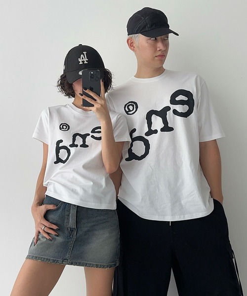 UNE MANSION(ユヌマンション)の「endユニークロゴクロップド半袖Tシャツ(Tシャツ/カットソー・レディース・ホワイト/ネイビー/ブラック/スカイブルー・FREE)」の1枚目の写真
