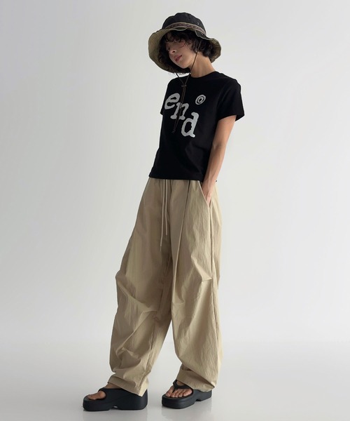 UNE MANSION(ユヌマンション)の「endユニークロゴクロップド半袖Tシャツ(Tシャツ/カットソー・レディース・ホワイト/ネイビー/ブラック/スカイブルー・FREE)」の5枚目の写真
